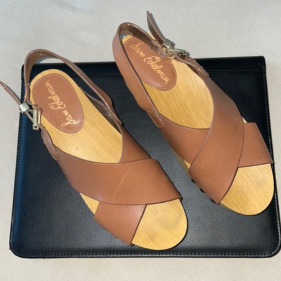 Sam Edelman Brown Bentlee Platform Studded Sandals 
Women's Size: 6.5M - Picture 2 of 4